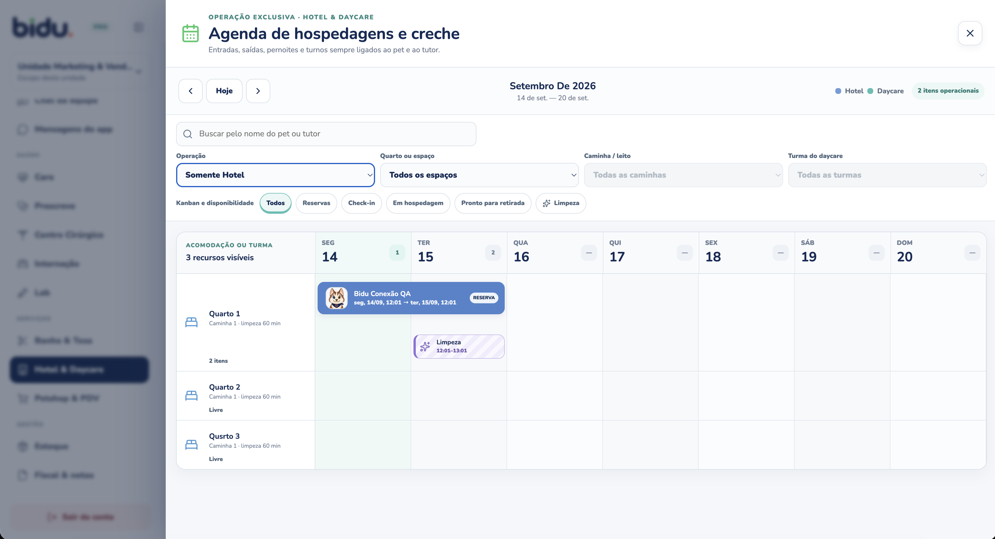 Agenda atual de hospedagens e creche do Bidu OS, com dados de demonstração